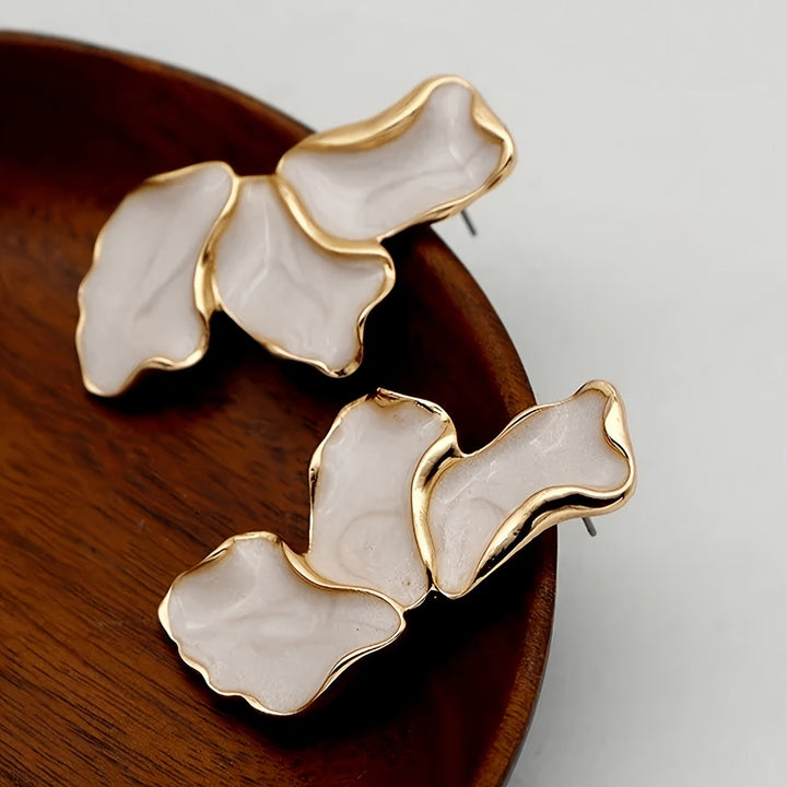 FLORETTE | PEARL FLOWER PETAL EARRINGS